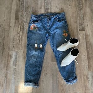 Floral Embroidered Boho Straight Boyfriend Jean 🌺🌸🌼